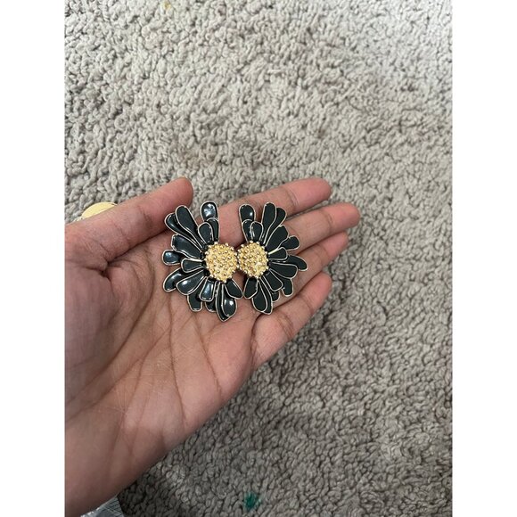 Big Black flower earrings ,black Flower stud  earring gold black earrings large - Picture 2 of 9